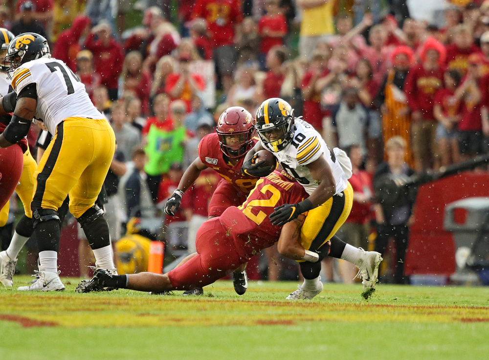 Iowa Hawkeyes running back Mekhi Sargent (10) on a run during the first quarter of their Iowa Corn Cy-Hawk Series game at Jack Trice Stadium in Ames on Saturday, Sep 14, 2019. (Stephen Mally/hawkeyesports.com)