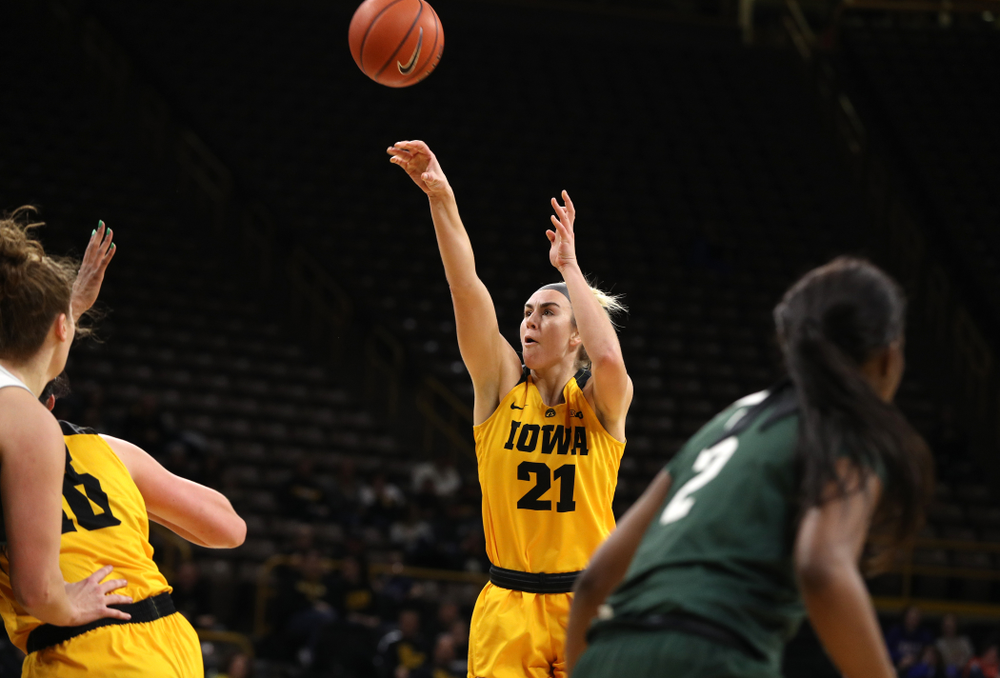 Iowa Hawkeyes forward Hannah Stewart (21) against the Michigan State Spartans Thursday, February 7, 2019 at Carver-Hawkeye Arena. (Brian Ray/hawkeyesports.com)