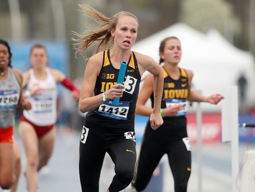 Iowa's Payton Wensel runs the women's 1600 meter relay event during the third day of the Drake Relays at Drake Stadium in Des Moines on Saturday, Apr. 27, 2019. (Stephen Mally/hawkeyesports.com)