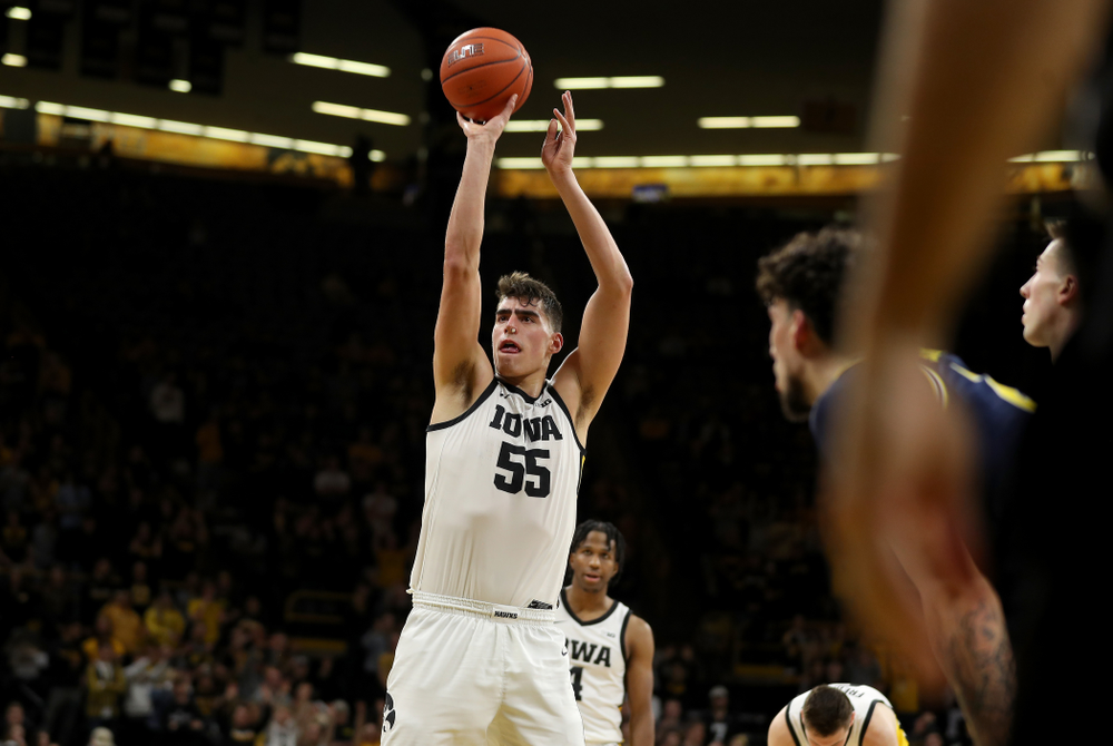 Iowa Hawkeyes forward Luka Garza (55) against the Michigan Wolverines Friday, January 17, 2020 at Carver-Hawkeye Arena. (Brian Ray/hawkeyesports.com)