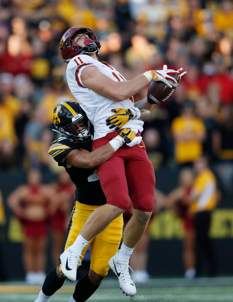 Iowa Hawkeyes defensive back Amani Hooker (27) against the Iowa State Cyclones Saturday, September 8, 2018 at Kinnick Stadium. (Brian Ray/hawkeyesports.com)