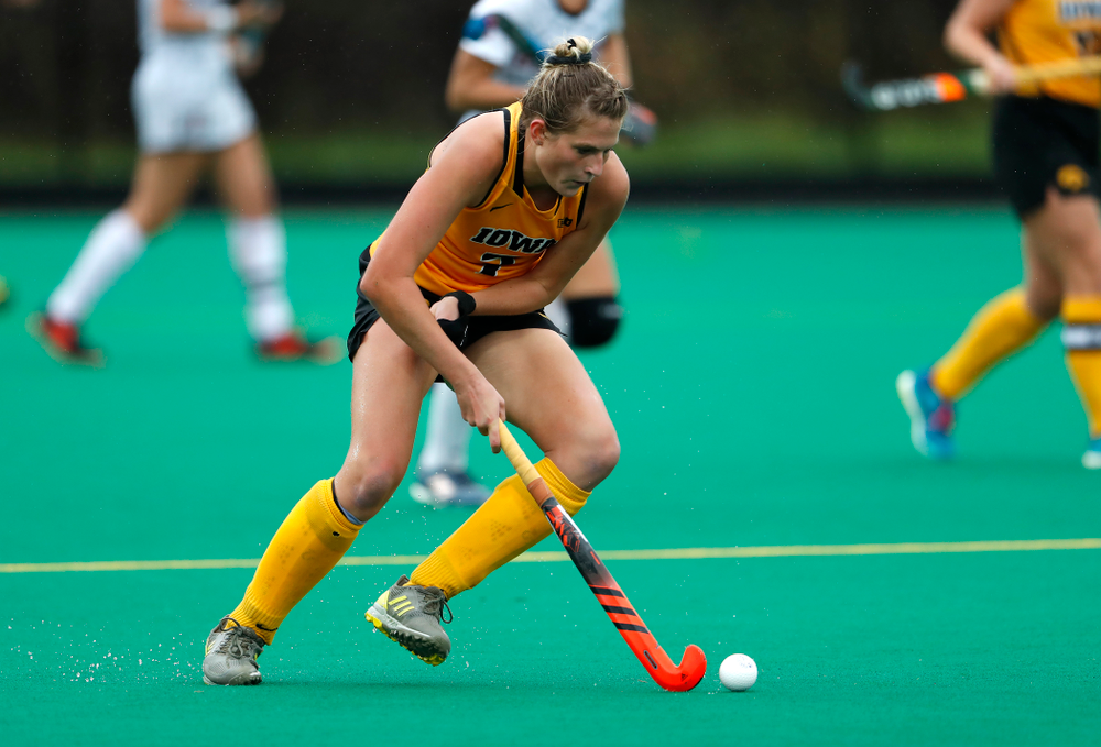 Iowa Hawkeyes Ellie Holley (7) against Stanford Sunday, October 7, 2018 at Grant Field. (Brian Ray/hawkeyesports.com)