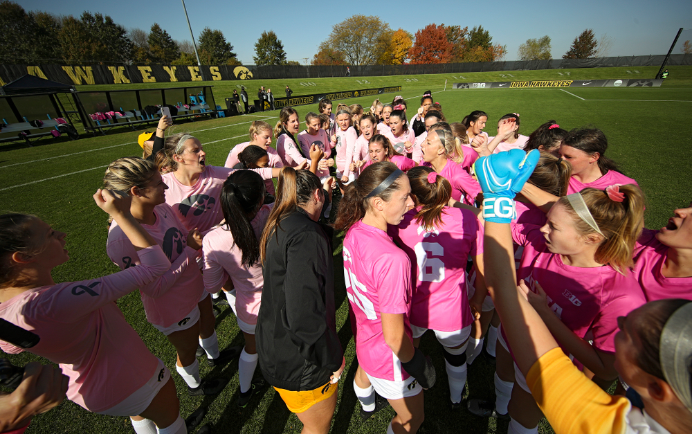 The Iowa Hawkeyes huddle before their match at the Iowa Soccer Complex in Iowa City on Sunday, Oct 27, 2019. (Stephen Mally/hawkeyesports.com)