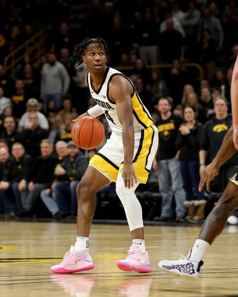 Iowa Hawkeyes guard Bakari Evelyn (4) against the Michigan Wolverines Friday, January 17, 2020 at Carver-Hawkeye Arena. (Brian Ray/hawkeyesports.com)