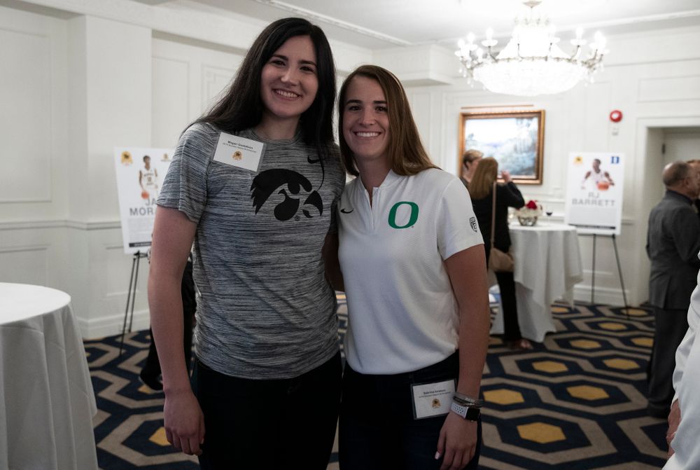 Iowa Hawkeyes forward Megan Gustafson (10) and OregonÕs Sabrina Ionescu during the Wooden Award DukeÕs Dinner Thursday, April 11, 2019 at the LA Athletic Club. (Brian Ray/hawkeyesports.com)
