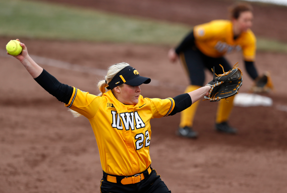 Iowa Hawkeyes starting pitcher/relief pitcher Kenzie Ihle (22) against UW Green Bay Tuesday, March 27, 2018 at Bob Pearl Field. (Brian Ray/hawkeyesports.com)
