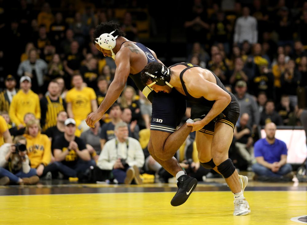 Iowa’s Michael Kemerer wrestles Penn State’s Mark Hall at 174 pounds Friday, January 31, 2020 at Carver-Hawkeye Arena. Kemerer won the match 11-6. (Brian Ray/hawkeyesports.com)