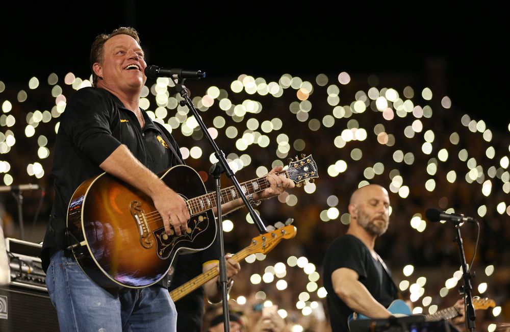 Singer Pat Green performs "Wave on Wave" at halftime during a game against Northern Iowa at Kinnick Stadium on September 15, 2018. (Tork Mason/hawkeyesports.com)