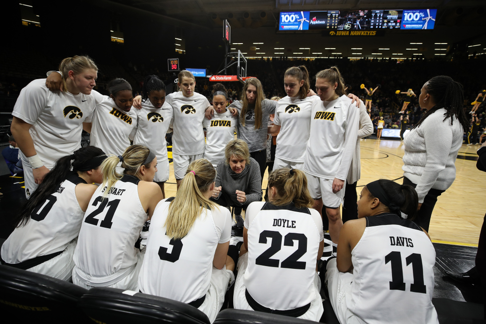 Iowa Hawkeyes head coach Lisa Bluder against the Nebraska Cornhuskers Thursday, January 3, 2019 at Carver-Hawkeye Arena. (Brian Ray/hawkeyesports.com)