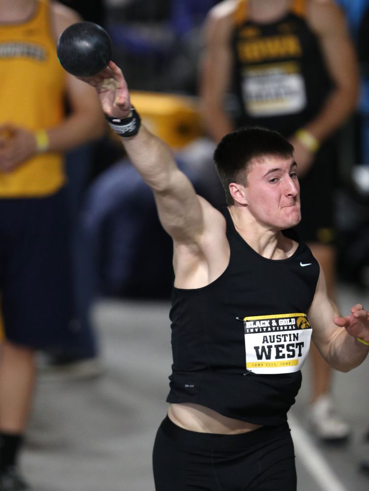 Iowa's Austin West competes in the Shot Put during the Black and Gold Premier meet Saturday, January 26, 2019 at the Recreation Building. (Brian Ray/hawkeyesports.com)