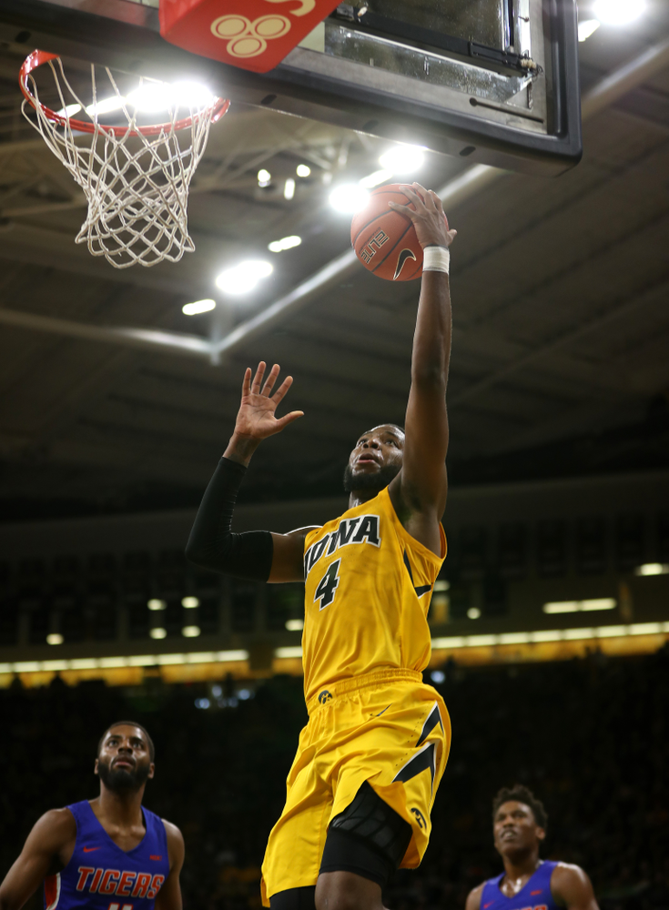 Iowa Hawkeyes guard Isaiah Moss (4) against the Savannah State Tigers Saturday, December 22, 2018 at Carver-Hawkeye Arena. (Brian Ray/hawkeyesports.com)