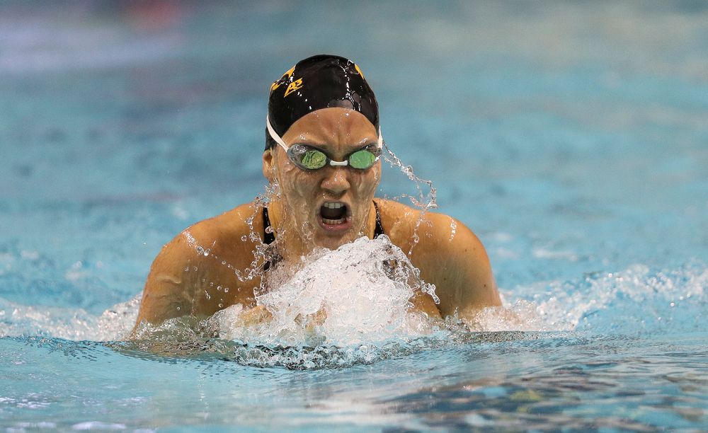 Iowa's Devin Jacobs competes in the 400-yard IM during the third day of the Hawkeye Invitational at the Campus Recreation and Wellness Center on November 16, 2018. (Tork Mason/hawkeyesports.com)