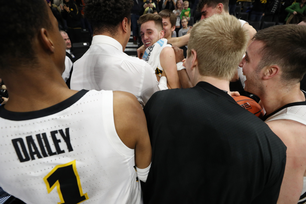 Iowa Hawkeyes guard Jordan Bohannon (3) makes the game winning three point basket against the Northwestern Wildcats Sunday, February 10, 2019 at Carver-Hawkeye Arena. (Brian Ray/hawkeyesports.com)