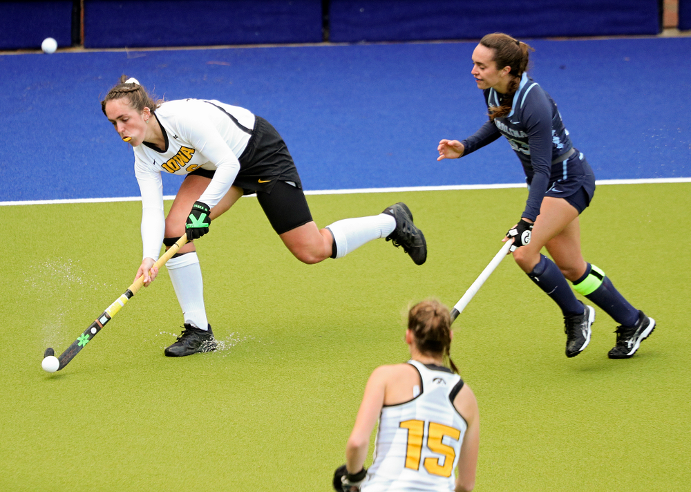 Iowa’s Anthe Nijziel (6) passes the ball during the third quarter of their NCAA Tournament Second Round match against North Carolina at Karen Shelton Stadium in Chapel Hill, N.C. on Sunday, Nov 17, 2019. (Stephen Mally/hawkeyesports.com)