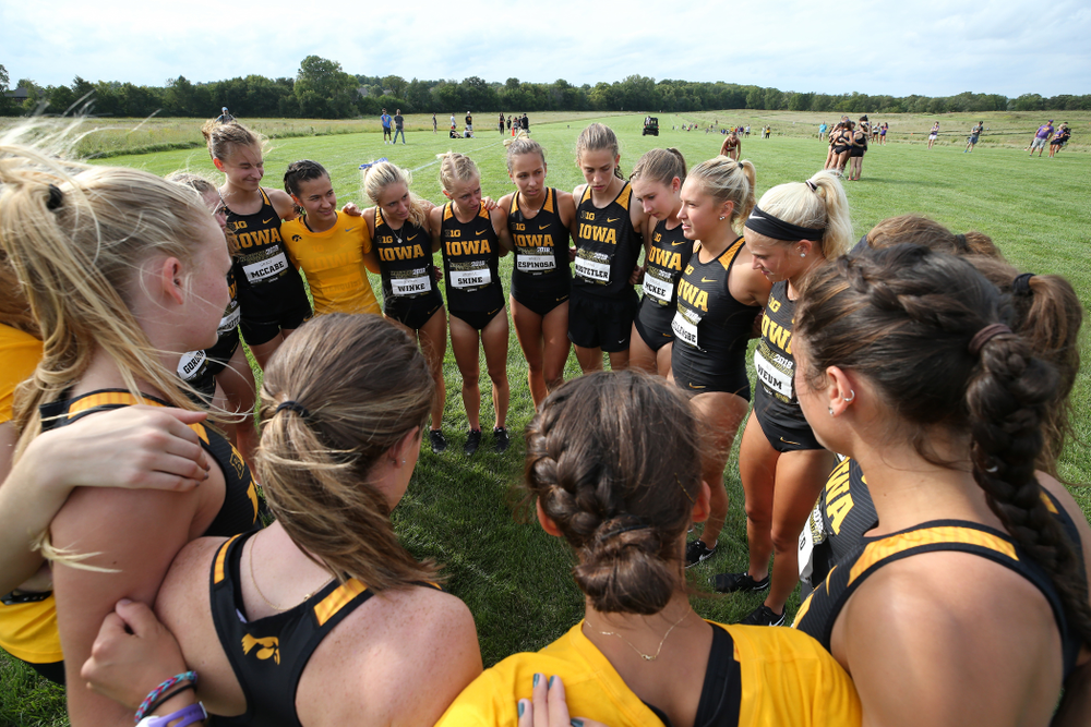 The Iowa Hawkeyes during the Hawkeye Invitational Friday, August 31, 2018 at the Ashton Cross Country Course. (Brian Ray/hawkeyesports.com)