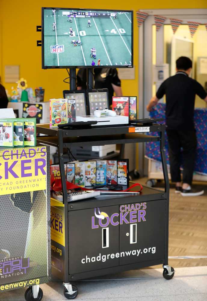 Former Hawkeye Football linebacker Chad Greenway's Lead the Way Foundation unveils their latest Greenway's Locker technology and media cabinet Friday, August 31, 2018 at the University of Iowa Stead Family Children's Hospital. Chad's Locker provides patients and their families access to notebook computers, movies and video game systems to occupy their time during their hospital stay. (Brian Ray/hawkeyesports.com)