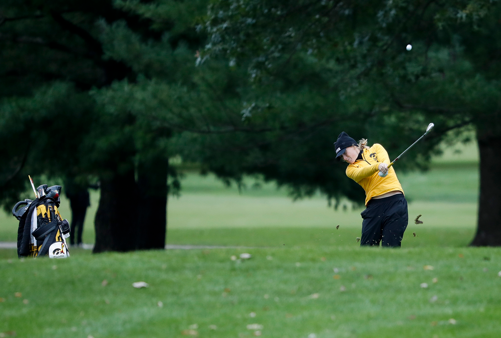 Iowa's Kristin Glesne hits an approach shot during the Diane Thomason Invitational at Finkbine Golf Course on September 29, 2018. (Tork Mason/hawkeyesports.com)