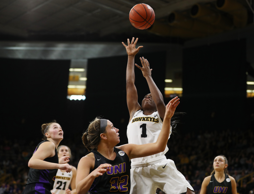 Iowa Hawkeyes guard Tomi Taiwo (1) against the Northern Iowa Panthers in the Hy-Vee Classic Sunday, December 16, 2018 at Carver-Hawkeye Arena. (Brian Ray/hawkeyesports.com)