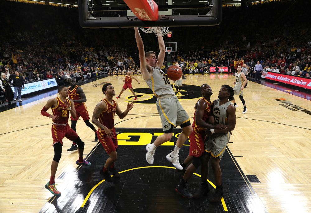 Iowa Hawkeyes guard Joe Wieskamp (10) dunks the ball against the Iowa State Cyclones in the Iowa Corn Cy-Hawk Series Thursday, December 6, 2018 at Carver-Hawkeye Arena. (Brian Ray/hawkeyesports.com)