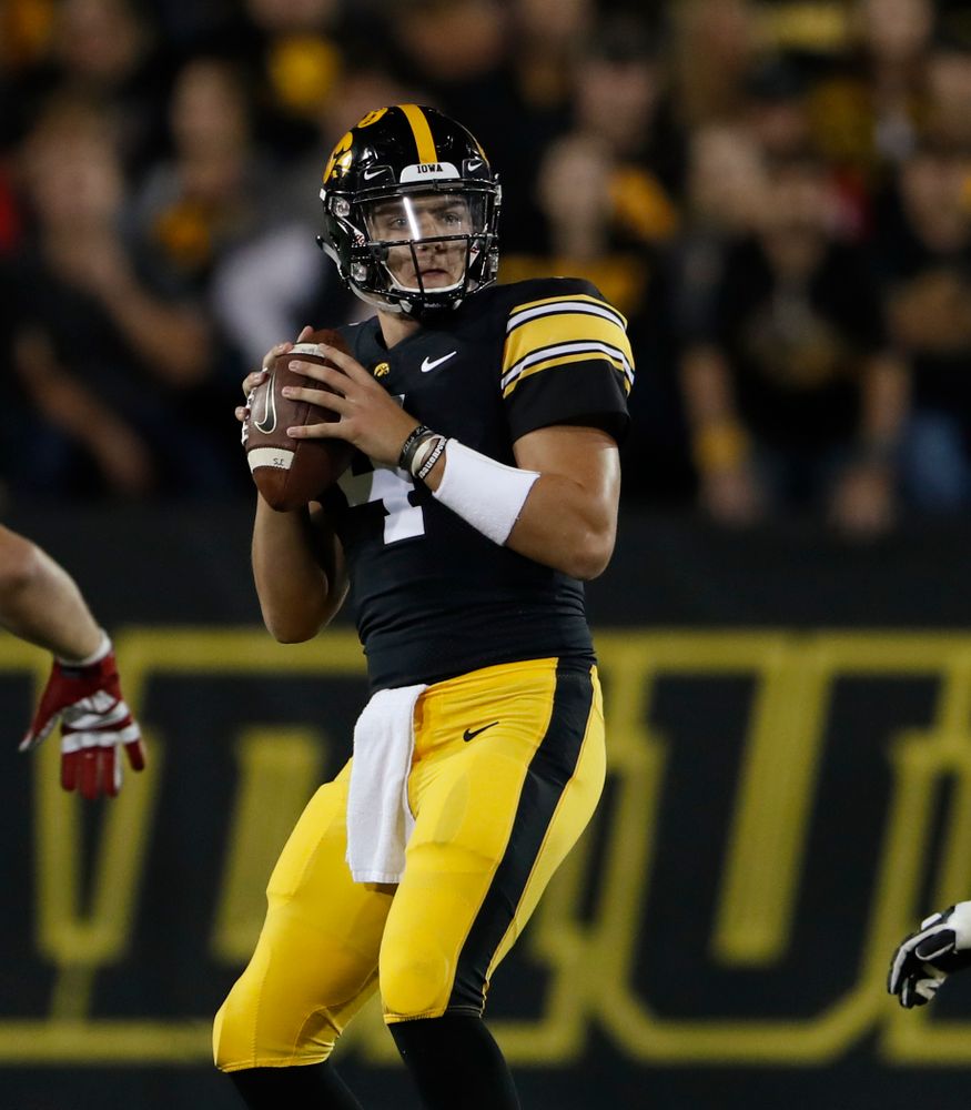 Iowa Hawkeyes quarterback Nate Stanley (4) against the Wisconsin Badgers Saturday, September 22, 2018 at Kinnick Stadium. (Brian Ray/hawkeyesports.com)
