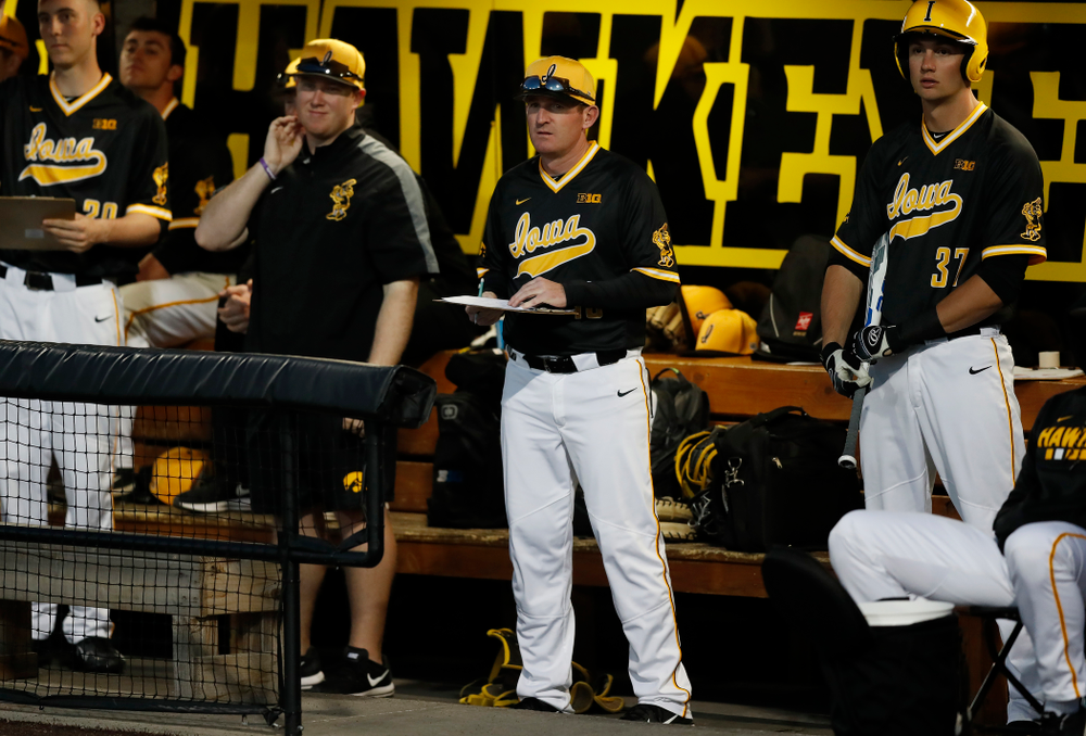Iowa Hawkeyes associate head coach Marty Sutherland against Milwaukee Wednesday, April 25, 2018 at Duane Banks Field. (Brian Ray/hawkeyesports.com)