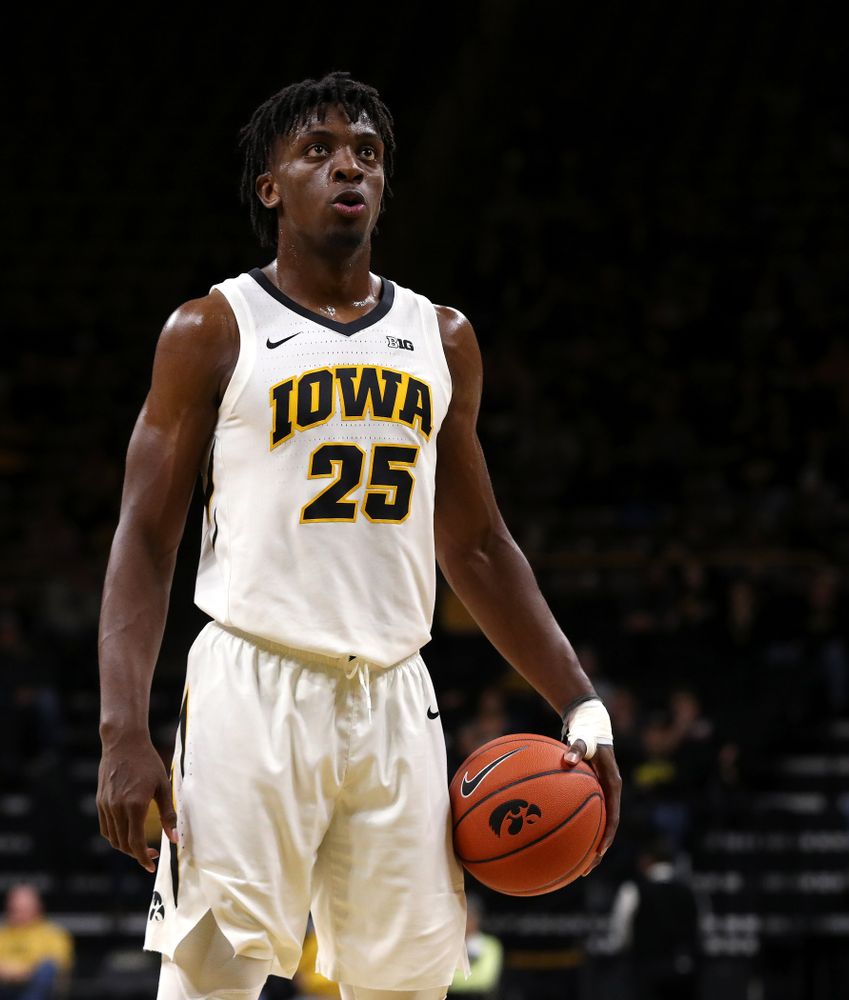 Iowa Hawkeyes forward Tyler Cook (25) against the UKMC Kangaroos in the 2K Empire Classic Thursday, November 8, 2018 at Carver-Hawkeye Arena. (Brian Ray/hawkeyesports.com)