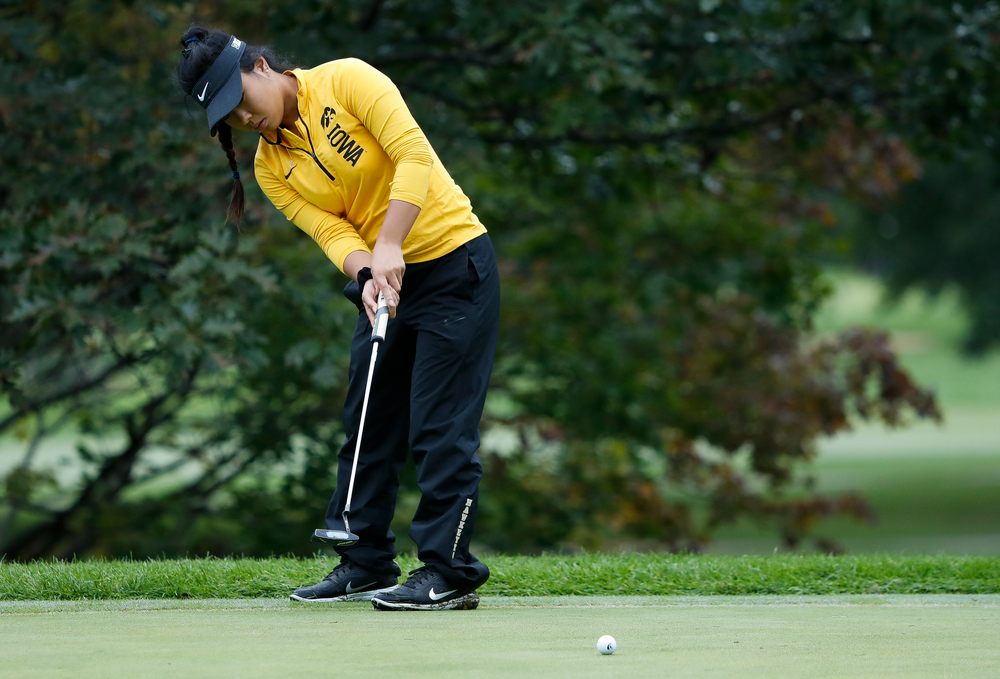 Iowa's Rachel Fujitani putts during the Diane Thomason Invitational at Finkbine Golf Course on September 29, 2018. (Tork Mason/hawkeyesports.com)