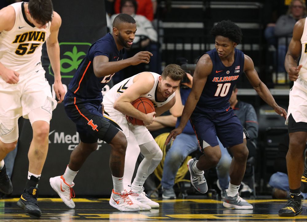 Iowa Hawkeyes guard Jordan Bohannon (3) against the Illinois Fighting Illini Sunday, January 20, 2019 at Carver-Hawkeye Arena. (Brian Ray/hawkeyesports.com)