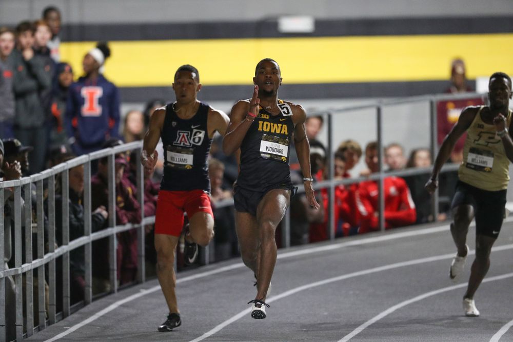 Iowa's Antonio Woodard runs the 200 meter premier during the 2019 Larry Wieczorek Invitational Friday, January 18, 2019 at the Hawkeye Tennis and Recreation Center. (Brian Ray/hawkeyesports.com)