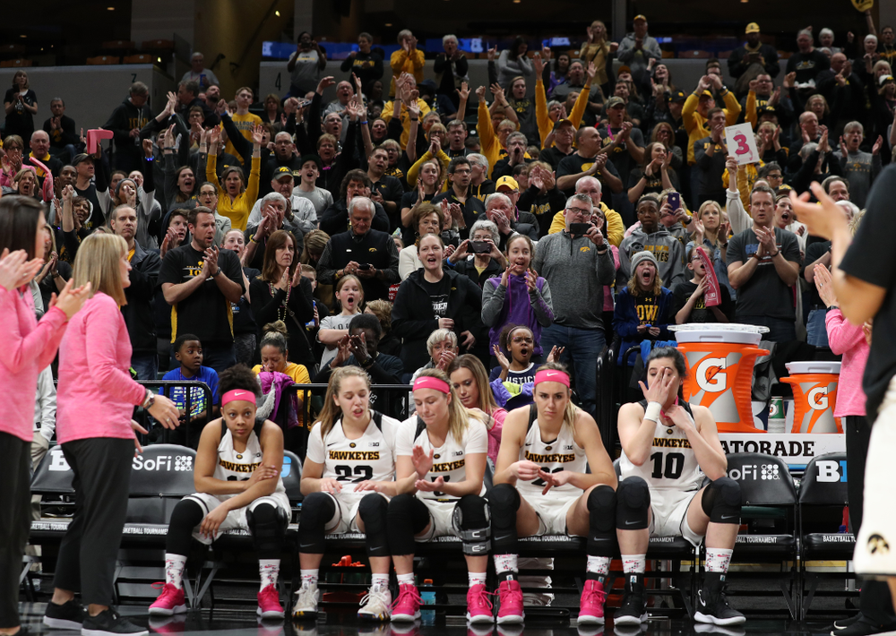 Fans cheer on the Iowa Hawkeyes against the Rutgers Scarlet Knights in the semi-finals of the Big Ten Tournament Saturday, March 9, 2019 at Bankers Life Fieldhouse in Indianapolis, Ind. (Brian Ray/hawkeyesports.com)