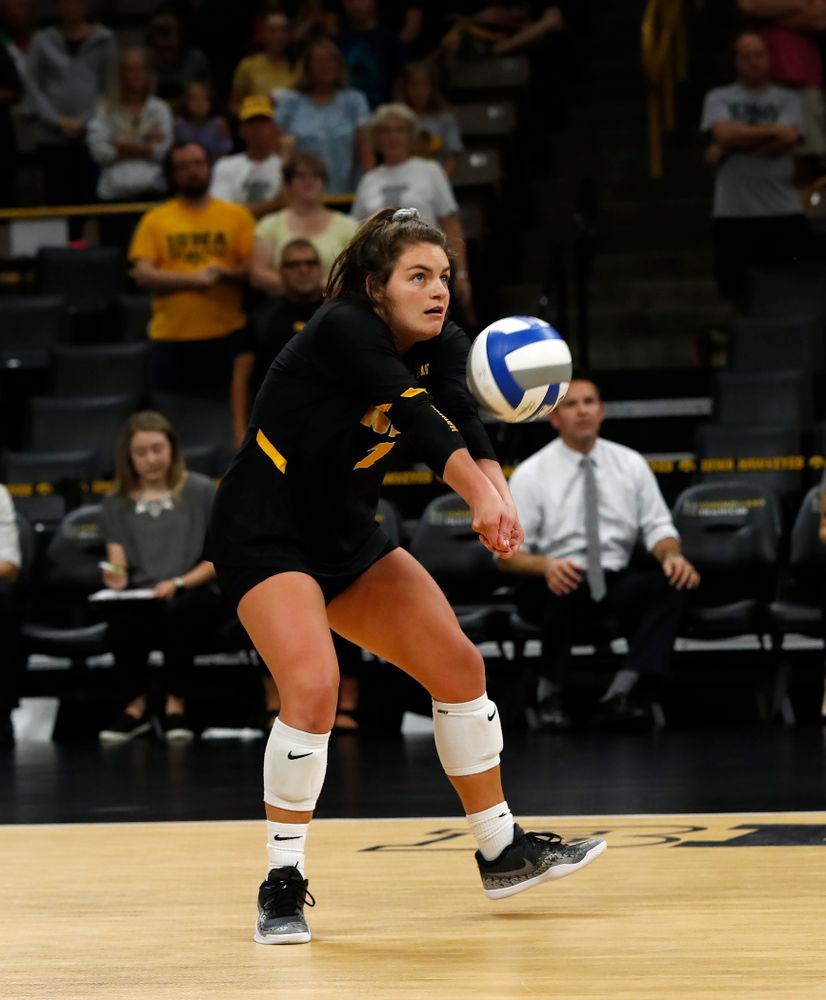 Iowa Hawkeyes defensive specialist Molly Kelly (1) against the Michigan Wolverines Sunday, September 23, 2018 at Carver-Hawkeye Arena. (Brian Ray/hawkeyesports.com)