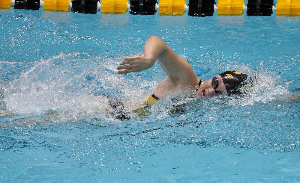 Iowa's Alleyne Thomas competes in the 500-yard freestyle during a meet against Michigan and Denver at the Campus Recreation and Wellness Center on November 3, 2018. (Tork Mason/hawkeyesports.com)