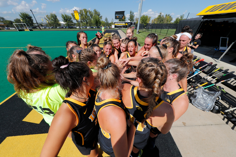 The Iowa Hawkeyes gather before their game against the Penn Quakers Friday, September 14, 2018 at Grant Field. (Brian Ray/hawkeyesports.com)