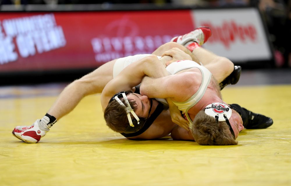Iowa’s Spencer Lee wrestles Ohio State’s Hunter Lucas at 125 pounds Friday, January 24, 2020 at Carver-Hawkeye Arena. Lee won the match with a 16-3 tech fall. (Brian Ray/hawkeyesports.com)