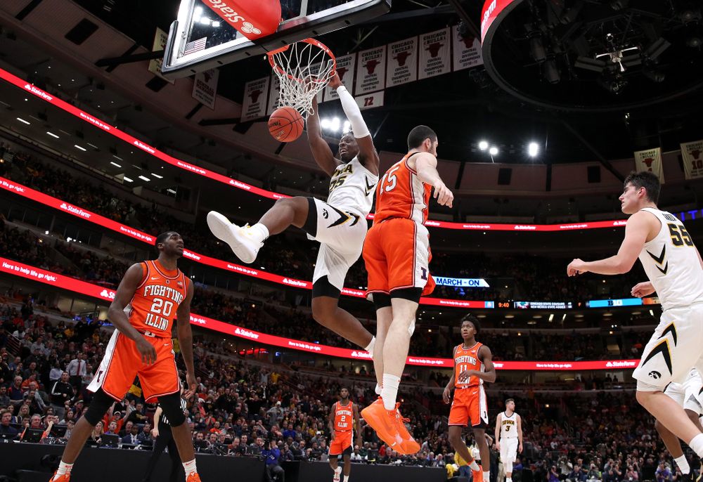 Iowa Hawkeyes forward Tyler Cook (25) against the Illinois Fighting Illini in the 2019 Big Ten Men's Basketball Tournament Thursday, March 14, 2019 at the United Center in Chicago. (Brian Ray/hawkeyesports.com)