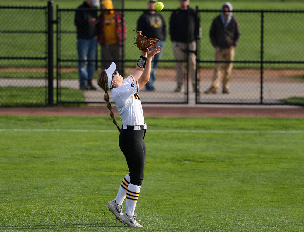 Iowa right fielder Cameron Cecil (1) pulls in a fly ball for an out during the fourth inning of their game against Ohio State at Pearl Field in Iowa City on Friday, May. 3, 2019. (Stephen Mally/hawkeyesports.com)