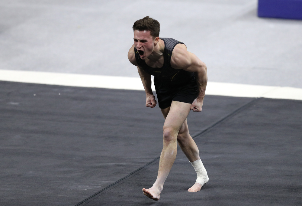 Iowa's Jake Brodarzon competes on the floor against Oklahoma Saturday, February 9, 2019 at Carver-Hawkeye Arena. (Brian Ray/hawkeyesports.com)