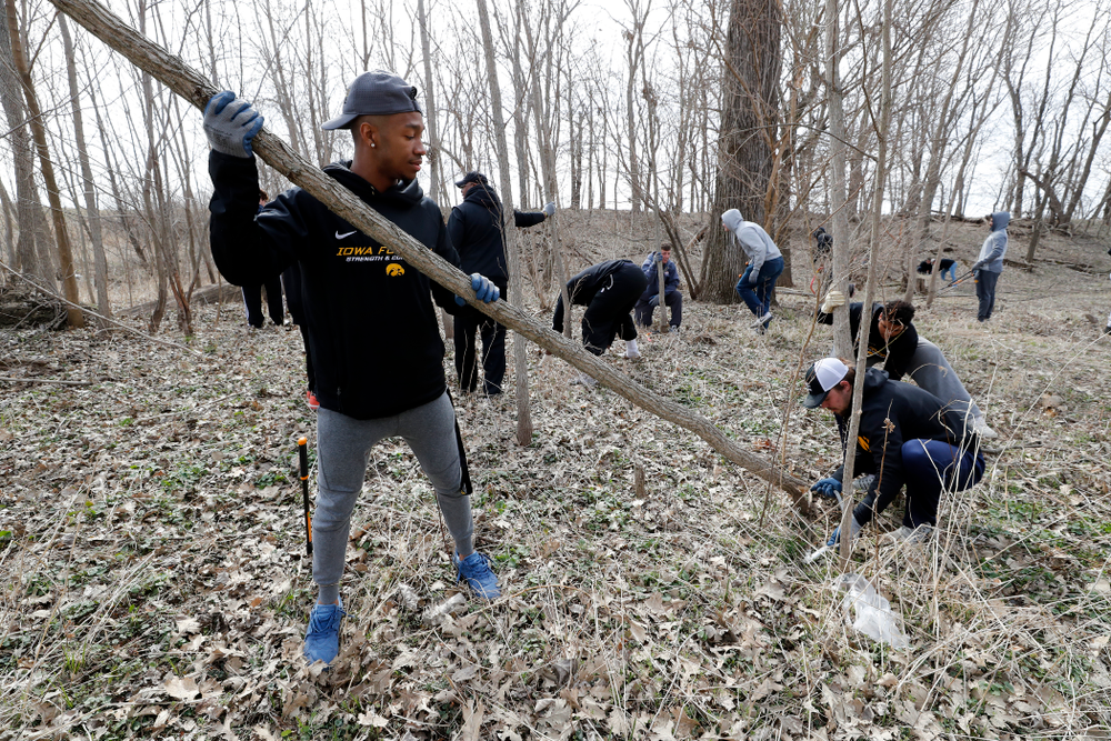 Hawkeye Football players volunteer during the Iowa Athletics Department's annual Day of Caring Sunday, April 22, 2018. (Brian Ray/hawkeyesports.com)