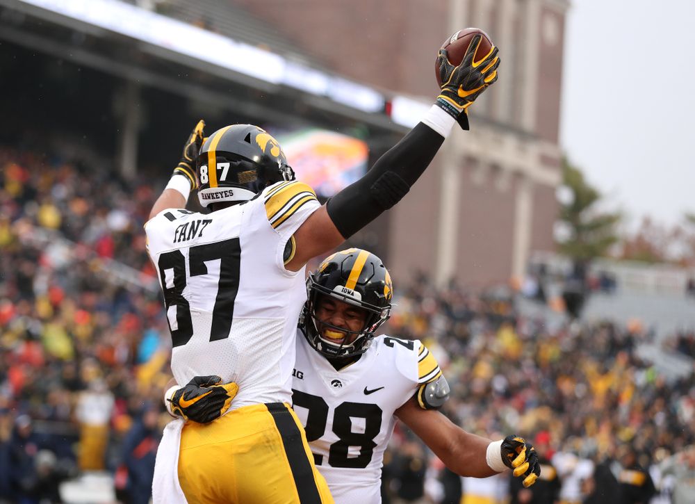 Iowa Hawkeyes tight end Noah Fant (87) and running back Toren Young (28) against the Illinois Fighting Illini Saturday, November 17, 2018 at Memorial Stadium in Champaign, Ill. (Brian Ray/hawkeyesports.com)