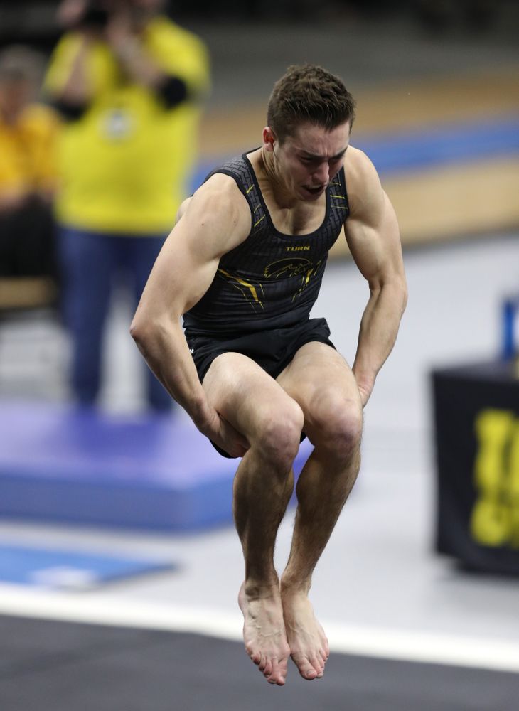 Iowa's Noah Scigliano competes on the floor against Oklahoma Saturday, February 9, 2019 at Carver-Hawkeye Arena. (Brian Ray/hawkeyesports.com)