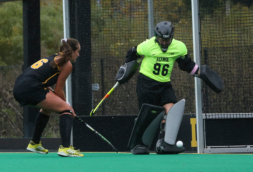 Iowa Hawkeyes goalkeeper Leslie Speight (96) makes a save during a game against Michigan at Grant Field on October 5, 2018. (Tork Mason/hawkeyesports.com)