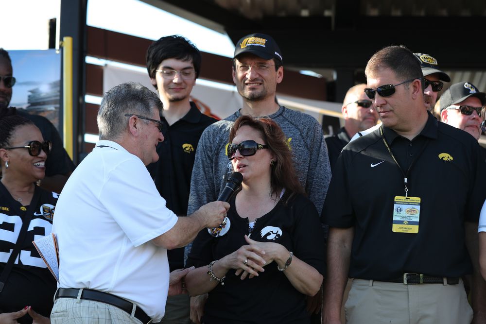 Voice of the Hawkeyes Gary Dolphin introduces the families of several Hawkeye Football Players during the Hawkeye Huddle Monday, December 31, 2018 at Sparkman Wharf in Tampa, FL. (Brian Ray/hawkeyesports.com)