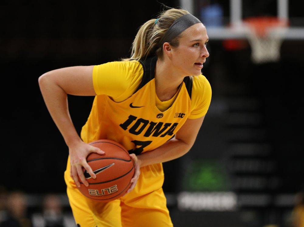 Iowa Hawkeyes guard Makenzie Meyer (3) against the Robert Morris Colonials Sunday, December 2, 2018 at Carver-Hawkeye Arena. (Brian Ray/hawkeyesports.com)