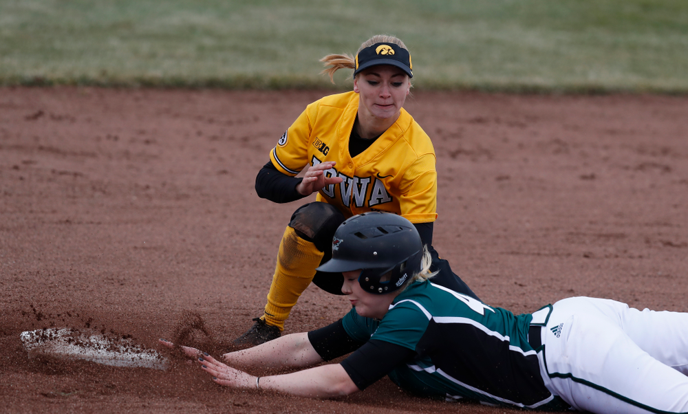 Iowa Hawkeyes infielder Aralee Bogar (2) against UW Green Bay Tuesday, March 27, 2018 at Bob Pearl Field. (Brian Ray/hawkeyesports.com)