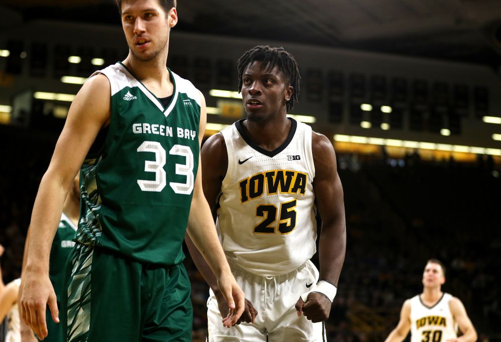 Iowa Hawkeyes forward Tyler Cook (25) against UW Green Bay Sunday, November 11, 2018 at Carver-Hawkeye Arena. (Brian Ray/hawkeyesports.com)