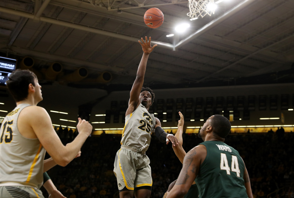 Iowa Hawkeyes forward Tyler Cook (25) against the Michigan State Spartans Thursday, January 24, 2019 at Carver-Hawkeye Arena. (Brian Ray/hawkeyesports.com)