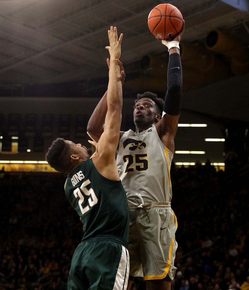 Iowa Hawkeyes forward Tyler Cook (25) against the Michigan State Spartans Thursday, January 24, 2019 at Carver-Hawkeye Arena. (Brian Ray/hawkeyesports.com)