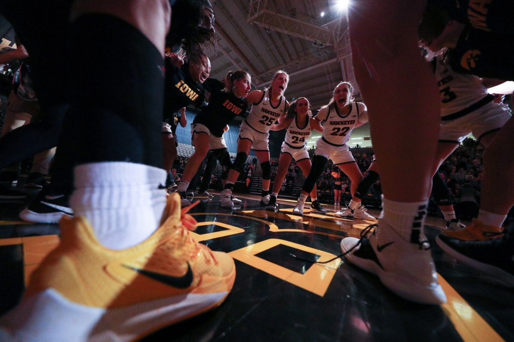 The Iowa Hawkeyes against North Alabama Thursday, November 14, 2019 at Carver-Hawkeye Arena. (Brian Ray/hawkeyesports.com)