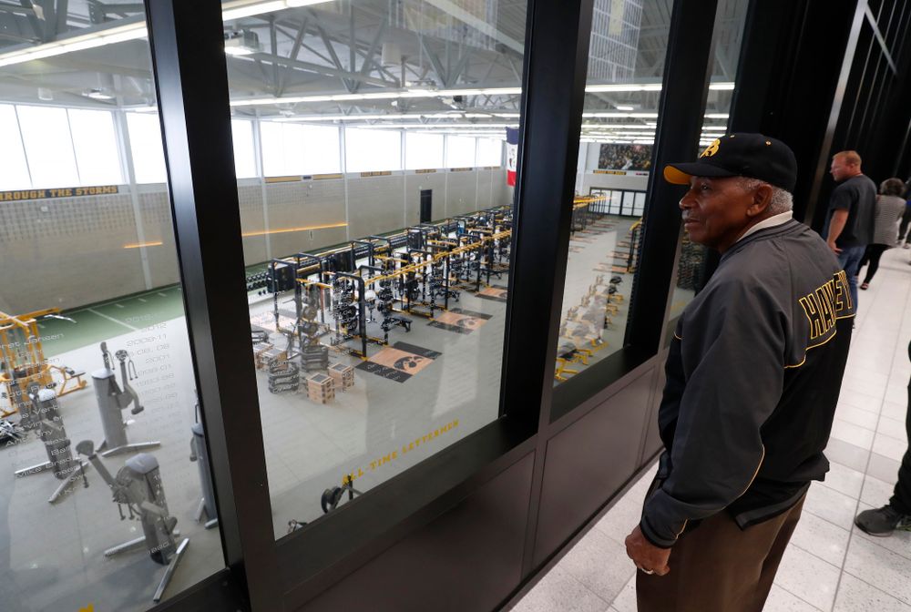1958 National Championship Team running back Willie Fleming looks over the weight room as they tour the Hansen Football Performance Center Friday, September 21, 2018. (Brian Ray/hawkeyesports.com)