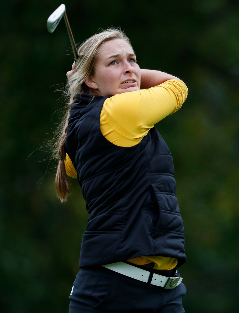 Iowa's Stephanie Herzog tees off during the Diane Thomason Invitational at Finkbine Golf Course on September 29, 2018. (Tork Mason/hawkeyesports.com)